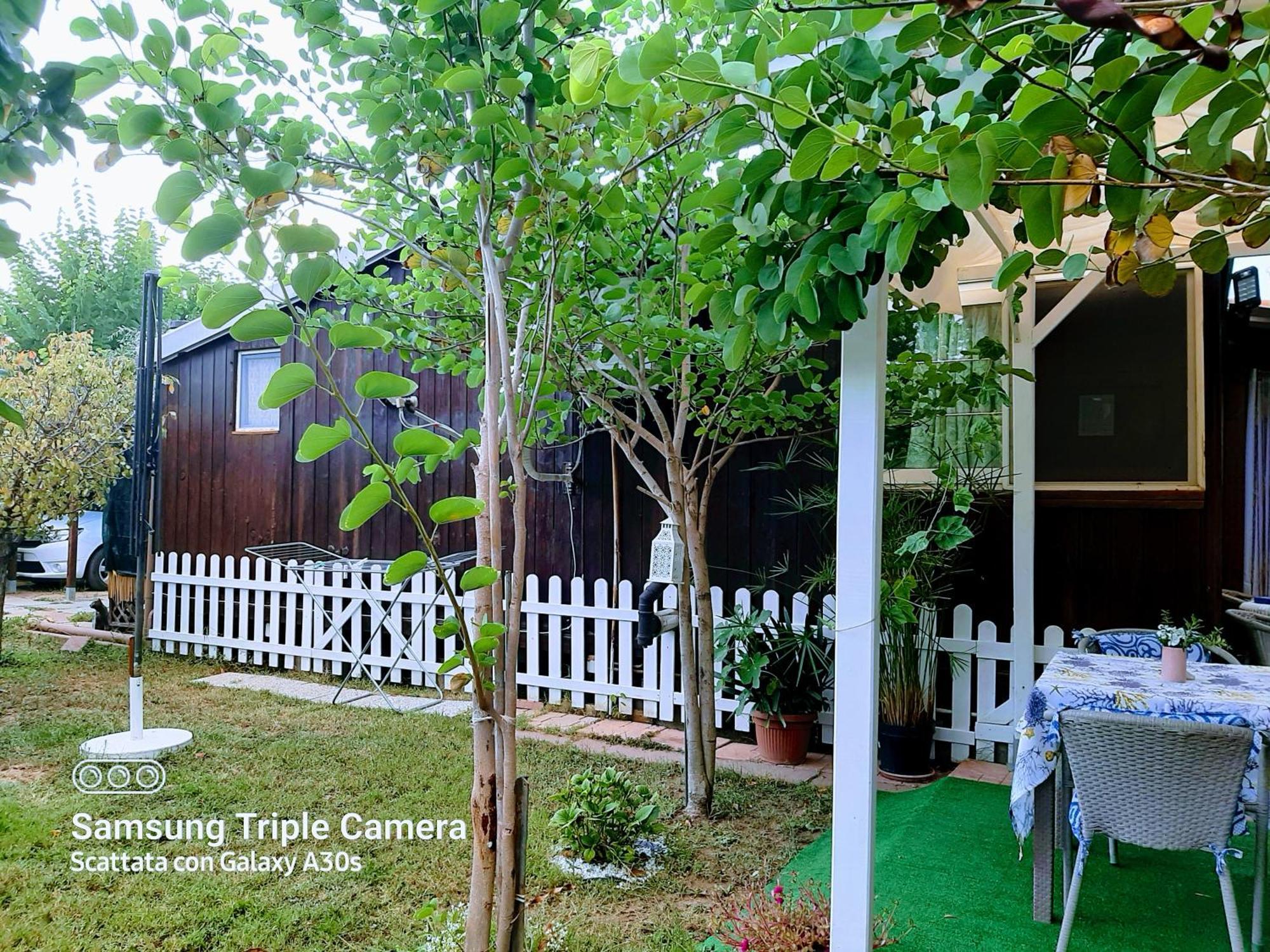 Bed and Breakfast Tom E Jerry Domus De Maria Exteriér fotografie